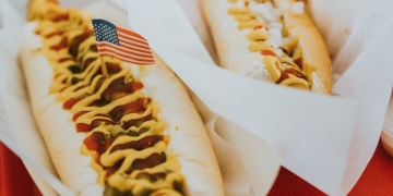 hot dog costco price|costco hotdog price 2022|Costco hot dog price|The hot dog price has not been changed since 1985. (Reddit/BlaineWolfe)