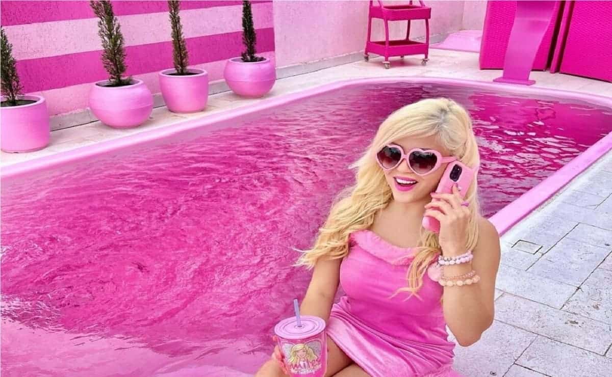 apartment replica barbie house|influencer bruna barbie brazil|social networks famous influencer|furniture pink furniture